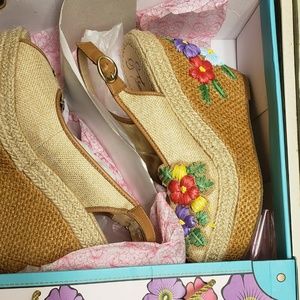 Poetic Licence Petal Pusher